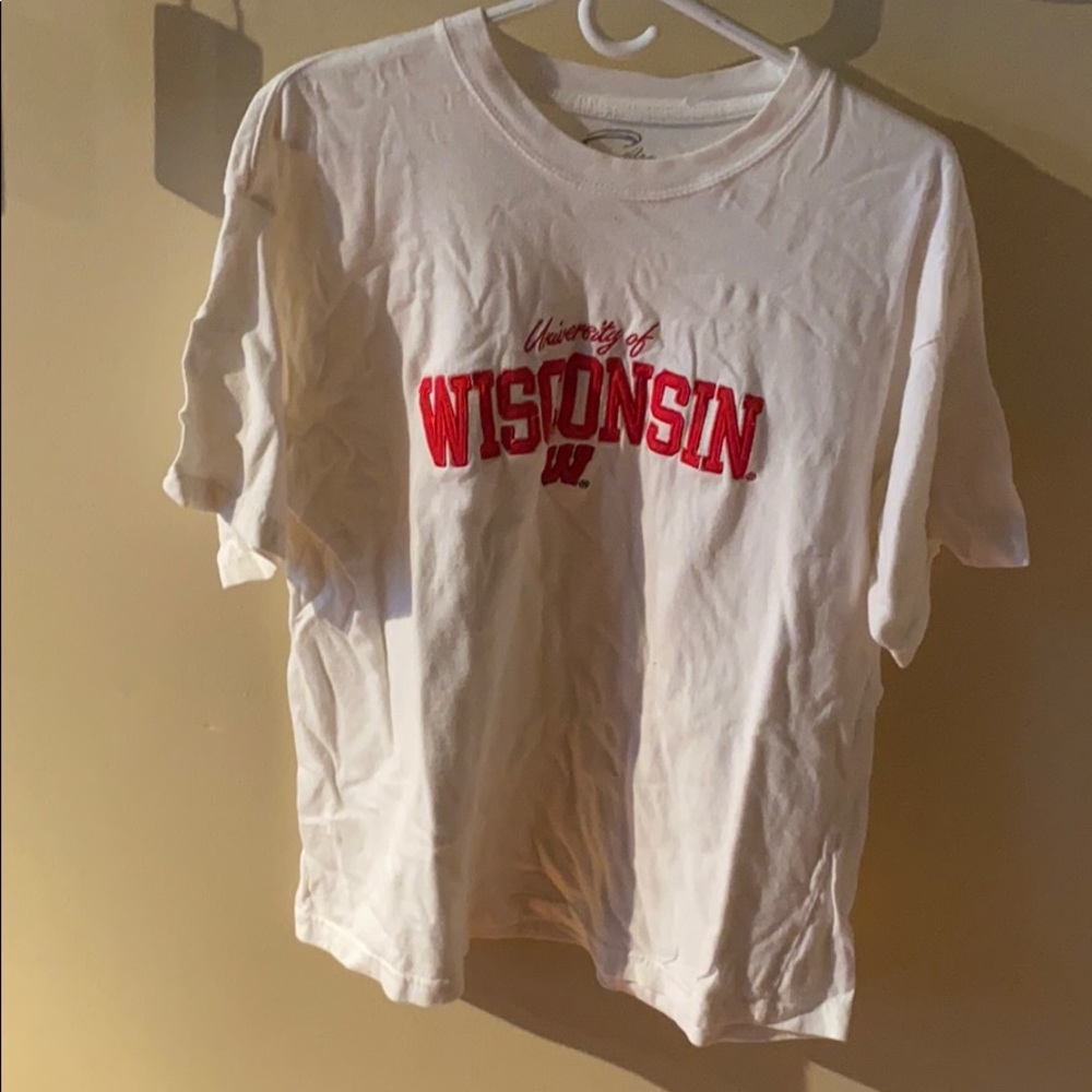 Men’s University of Wisconsin t shirt